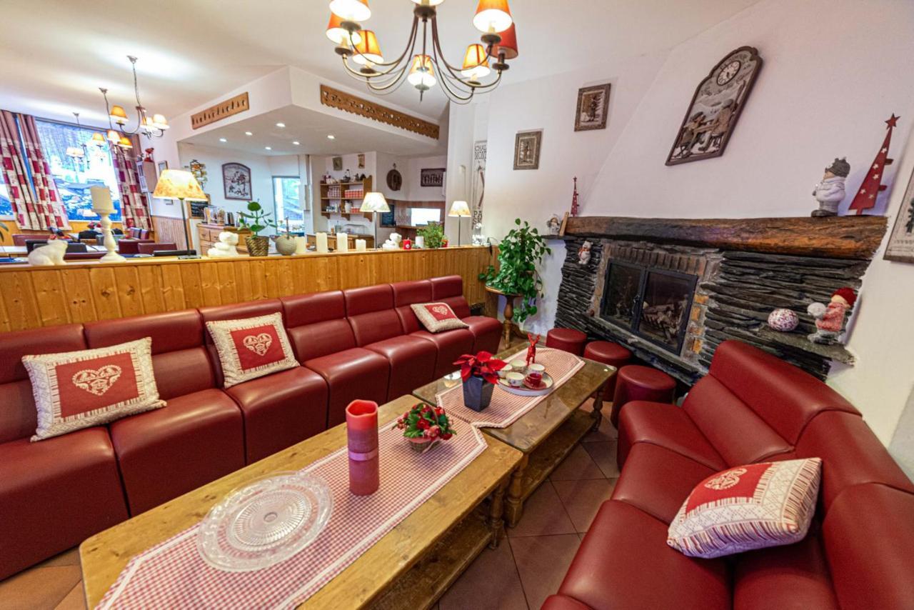 אלוס Hotel Restaurant La Source מראה חיצוני תמונה