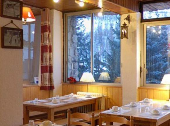 אלוס Hotel Restaurant La Source מראה חיצוני תמונה